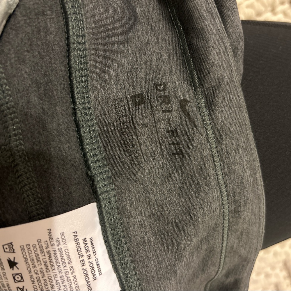 CU3401-068 Womens Nike Size small Runway Fast Warm Running Tights White and Gray - Picture 6 of 7
